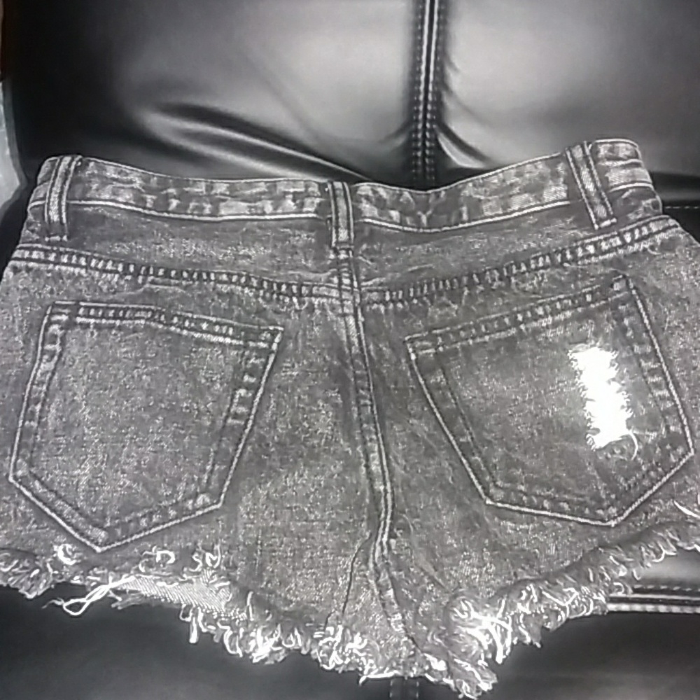 Shorts - Picture 2 of 2